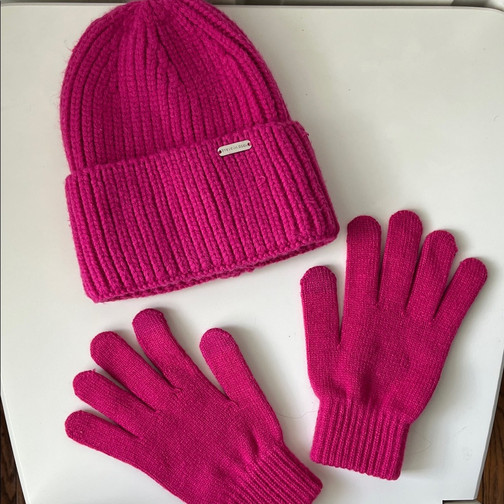 Like New Steve Madden Hot Pink Knit Hat and Gloves Set